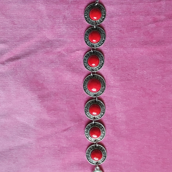 RED/Black Striated Medallion Bracelet - Picture 4 of 6